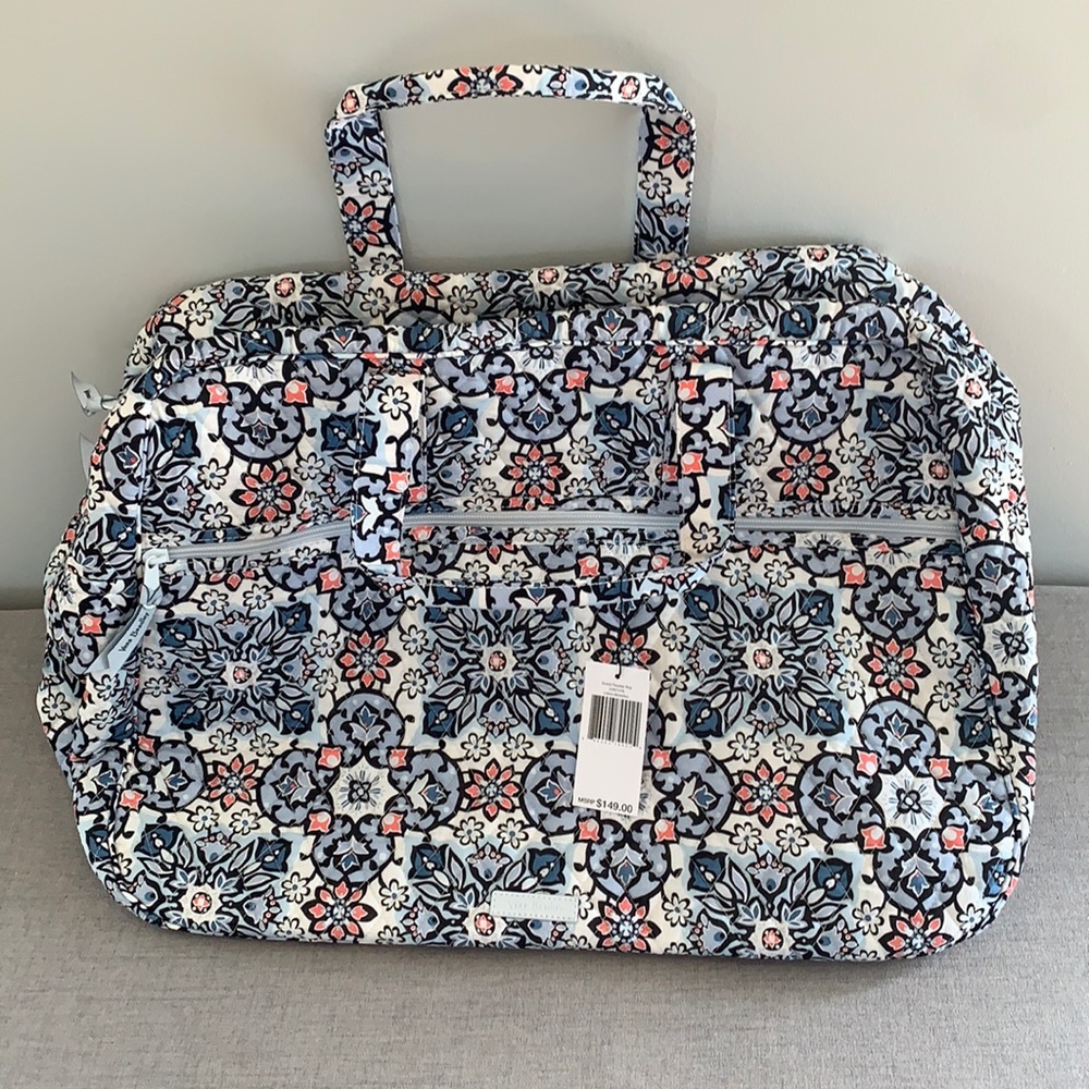NWT vera bradley grand traveler libson medallion - Picture 2 of 13